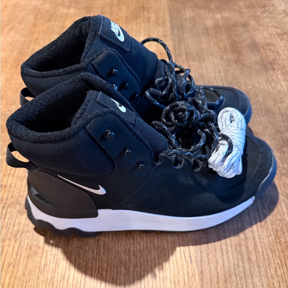 Nike city classic boots